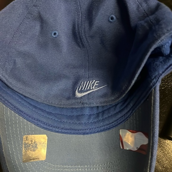Nike Collegiate Baseball hat - Picture 4 of 4